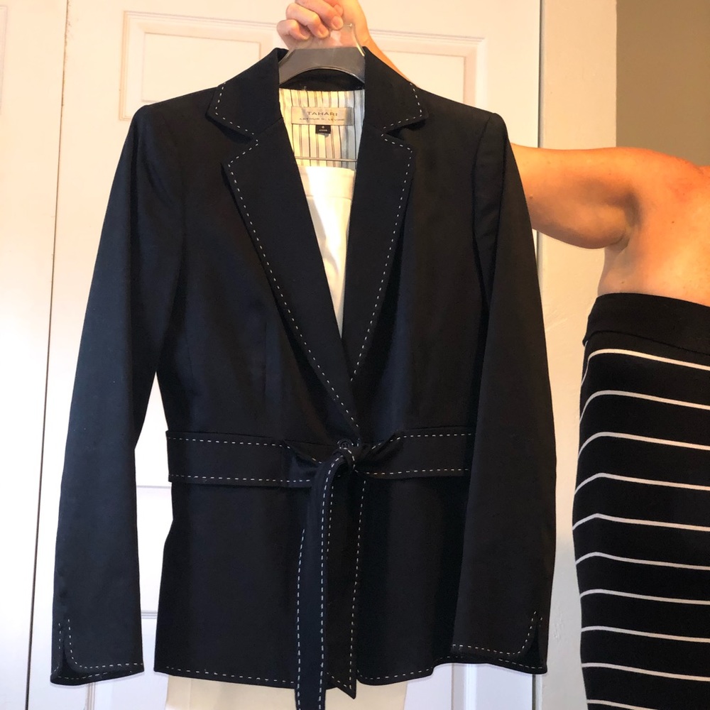 Tahari pants and blazer suit set
